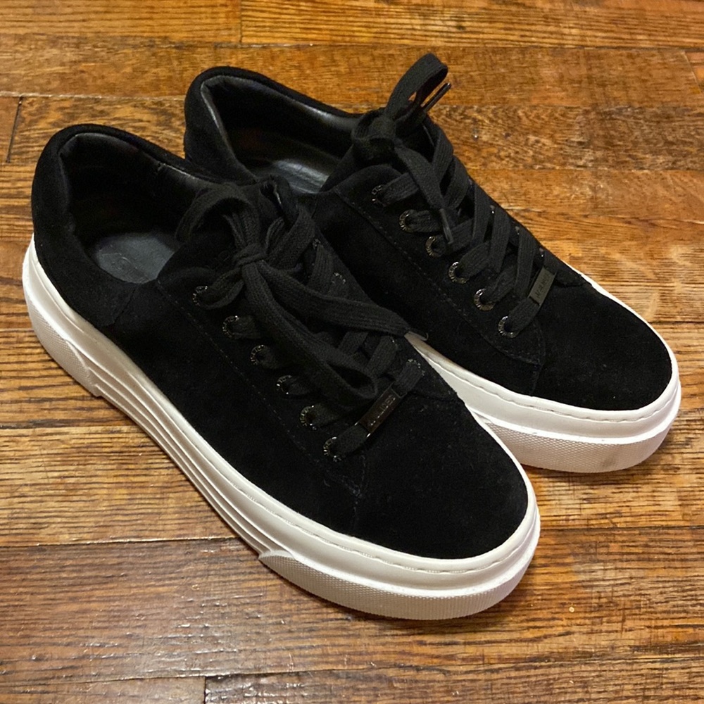 J Slides Women Black Faux Suede Platform Sneakers 7.5 - Picture 9 of 9